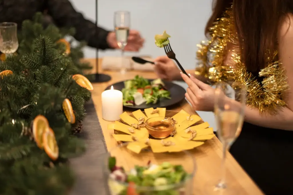 Cena de empresa en espacio singular de Madrid con montaje profesional y ambiente cálido