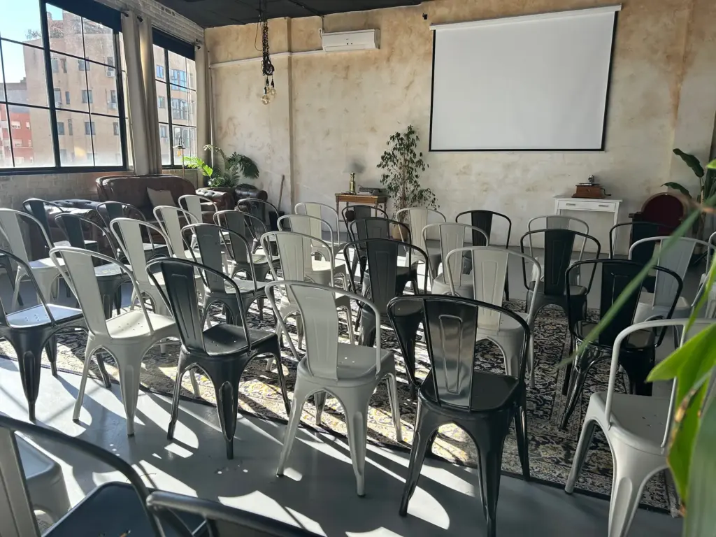 Tendencias visuales en eventos de empresa: ambientación, diseño y branding emocional